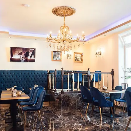 Hotel Hamburger Perle By Uniqstay-2